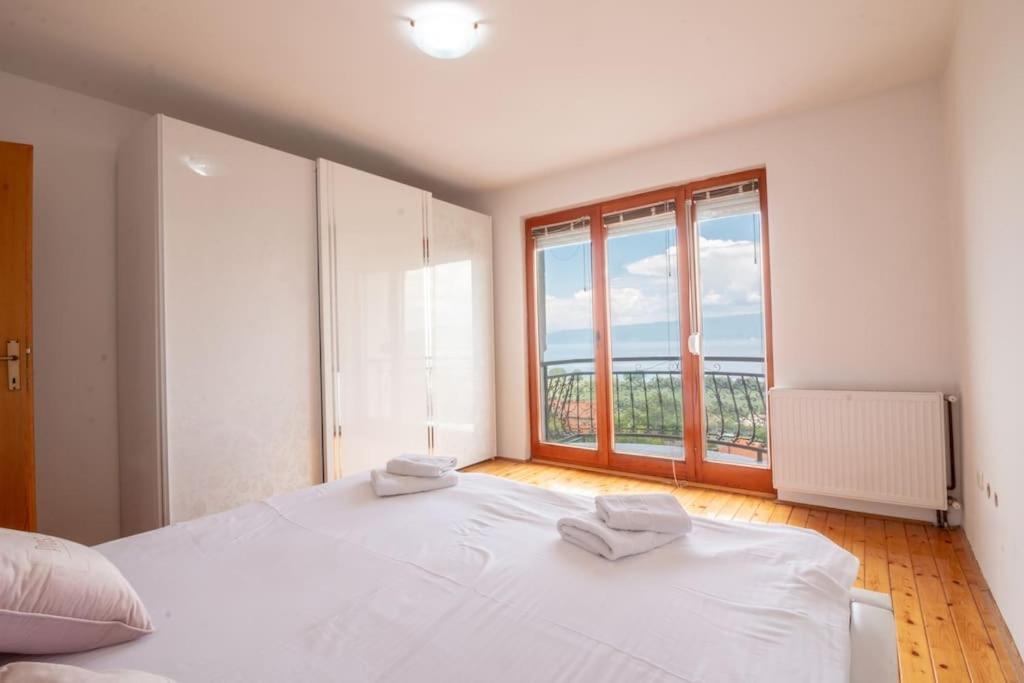 Casa Farmak - 4 Bedroom Lux Apartment With Infinity Pool & Lake View Охрид Экстерьер фото