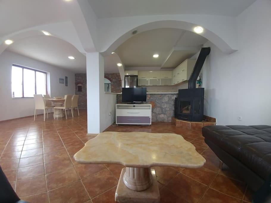 Casa Farmak - 4 Bedroom Lux Apartment With Infinity Pool & Lake View Охрид Экстерьер фото